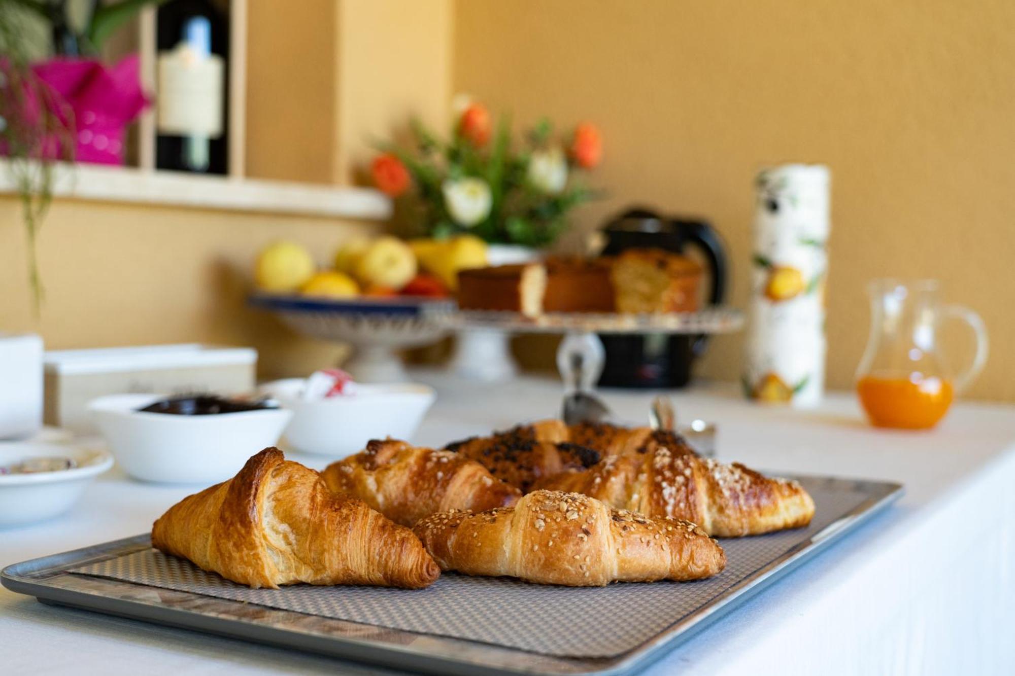 B&B Alba Terrasini Eksteriør billede